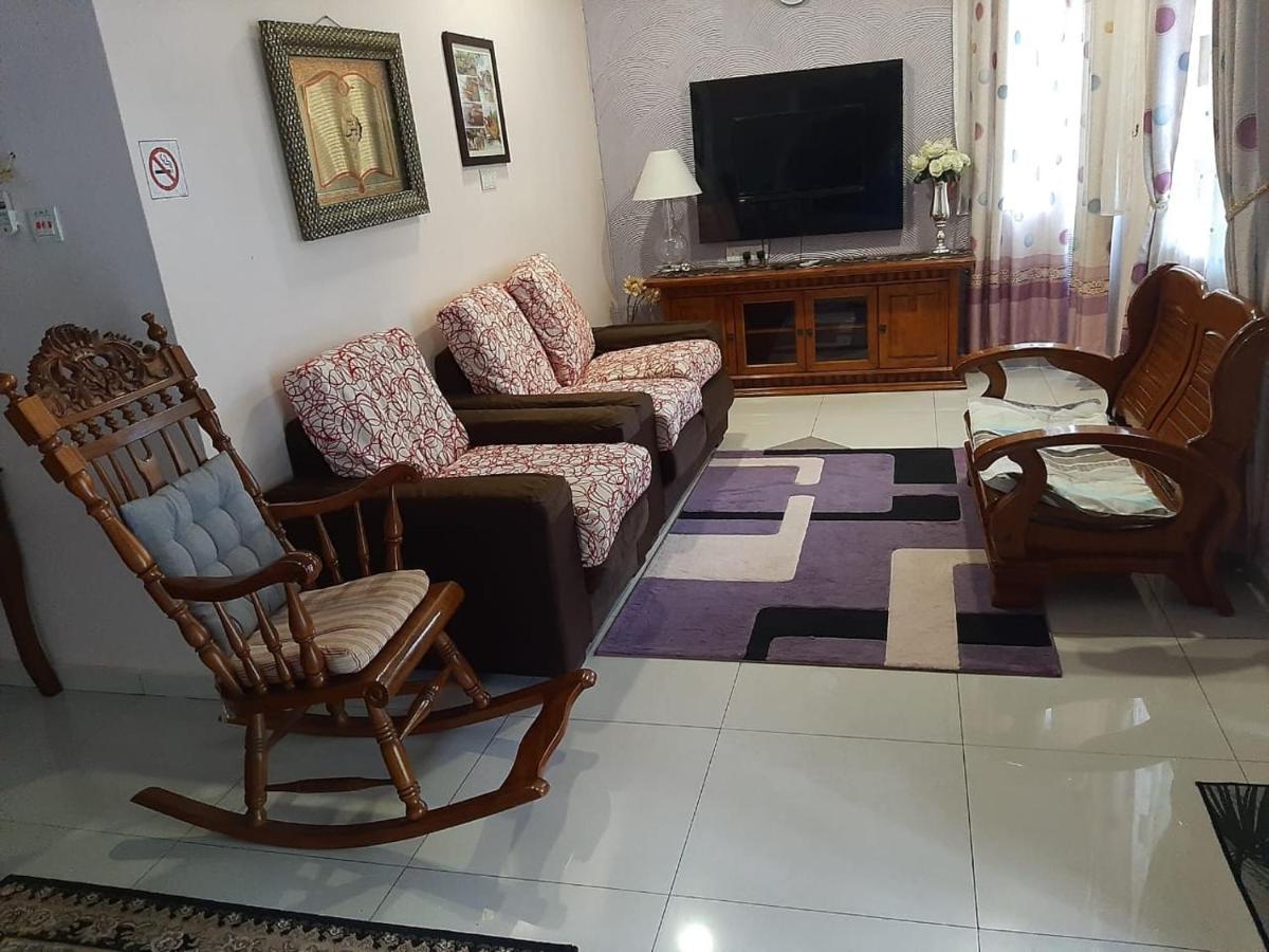 Twin Castle Homestay Kuala Pilah Eksteriør billede
